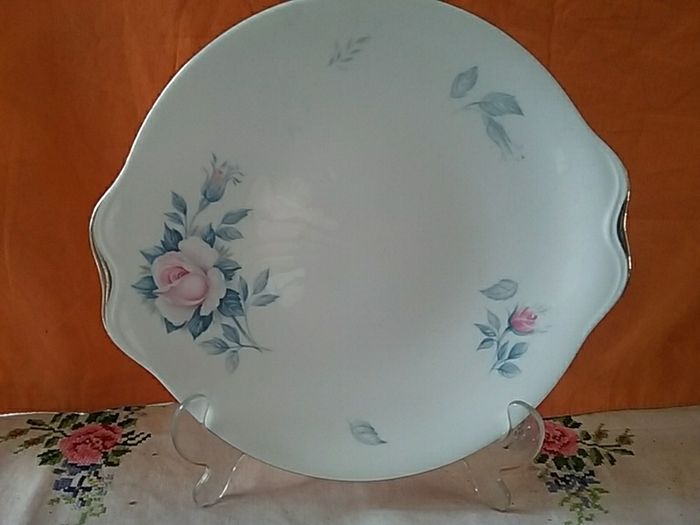 Royal Albert "Sorrento" Cake/ Bread plate