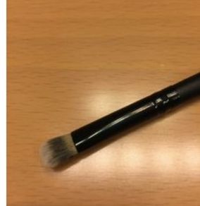 Bellapierre cosmetics eyeshadow brush