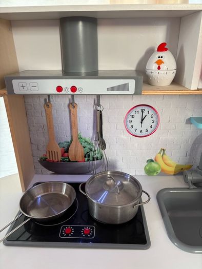 Play Kitchen and Accessories