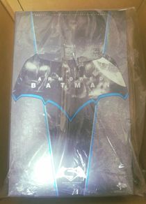Hot Toys Batman Armoured Version