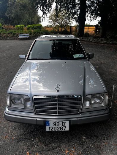 Mercedes-Benz E-Class 1993