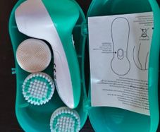 Facial cleansing brush set