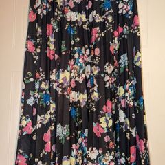 gorgeous floral midi skirt from Asos. The perfect summer skirt.