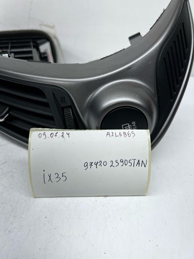HYUNDAI IX35 2015 Passenger AIR VENT Rear Window Heating Switch 97420-2S905tan a2l6b6s