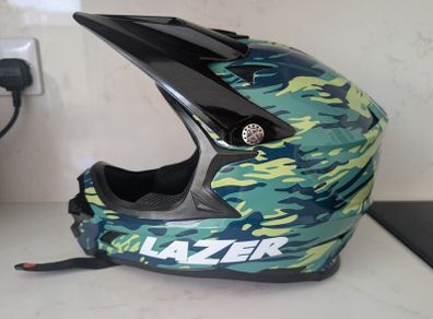 Nearly New Youths MTB full face helmet
