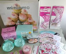 Cupcake bundle cake decorating