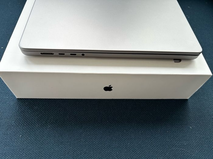 MacBook Pro M1 16" Pro Chip
