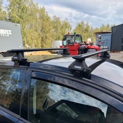 VW Golf Thule Wing bars