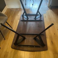 Table legs