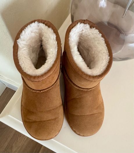 Girls boots