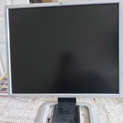 HP 19 inch LCD Colour Monitor, Model LP1965, DVI connection, comes with power cable and DVI Cable, in very good condition