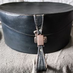 vintage collectable hat case