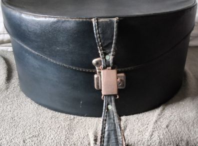 vintage collectable hat case