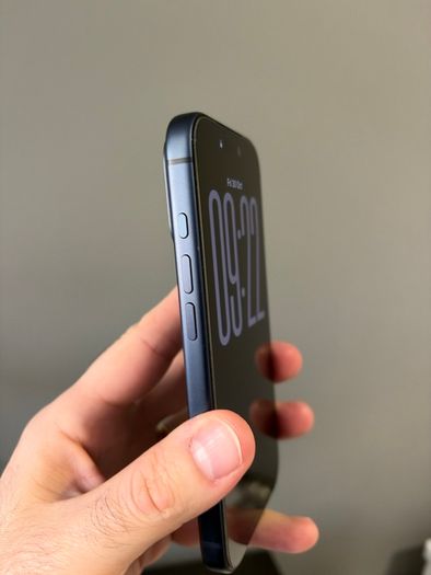 iPhone 17 Pro 256GB Blue Unlocked + Apple case