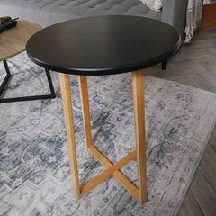 Side/end table. E30 or nearest offer.
