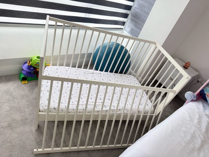 Crib cot baby Like brand new never used