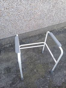 Toilet safety frame