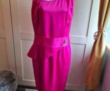 Beautiful ladies pink dress size 16-18 BNWT