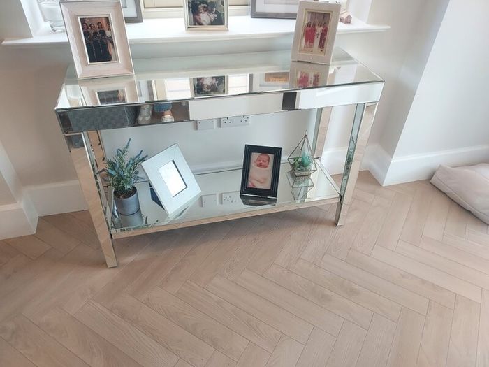 Hall Console