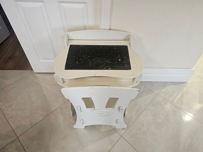childs desk