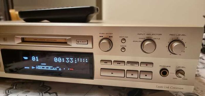 From 1999 Minidisc Pioneer MJ-D7 MD, working perfect, Champagne color.