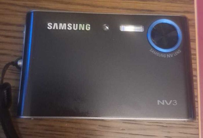 Samsung NV3 7.2MP Digital Camera