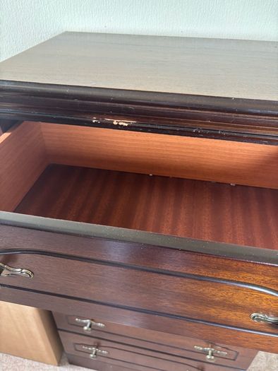 Chest of drawers