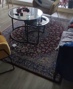 Large rug (reserved for Friday 18.9)