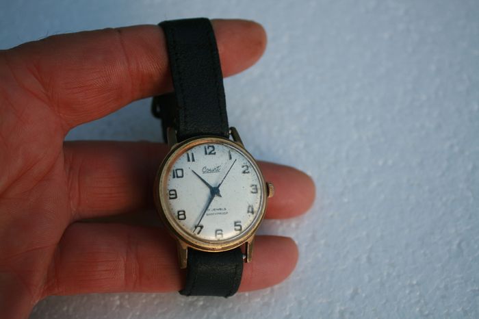 Vintage Men's wind-up watch, works but a bit too fast
