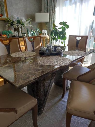 dinning table & chairs