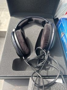 Incredible Sennheiser HD6XX pro series open back headphones