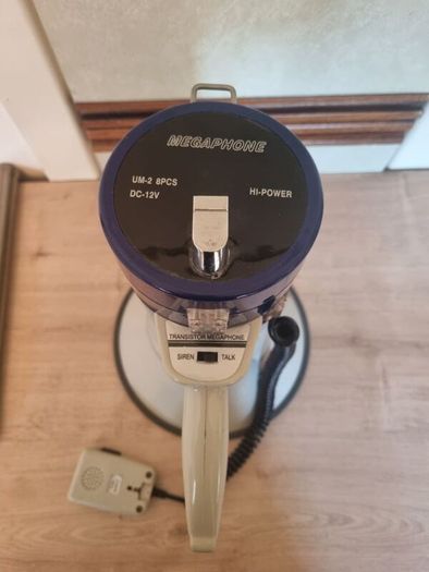 Radio Shack Powerhorn 32-2038 Portable Megaphone Vintage Handheld 10w Dc 12v