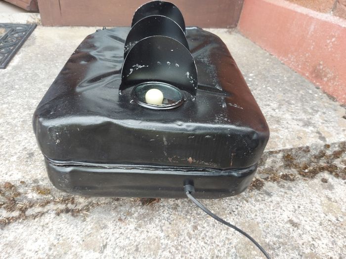 Not too sure what this is, looks like some sort of DRY ICE FOG Light Box