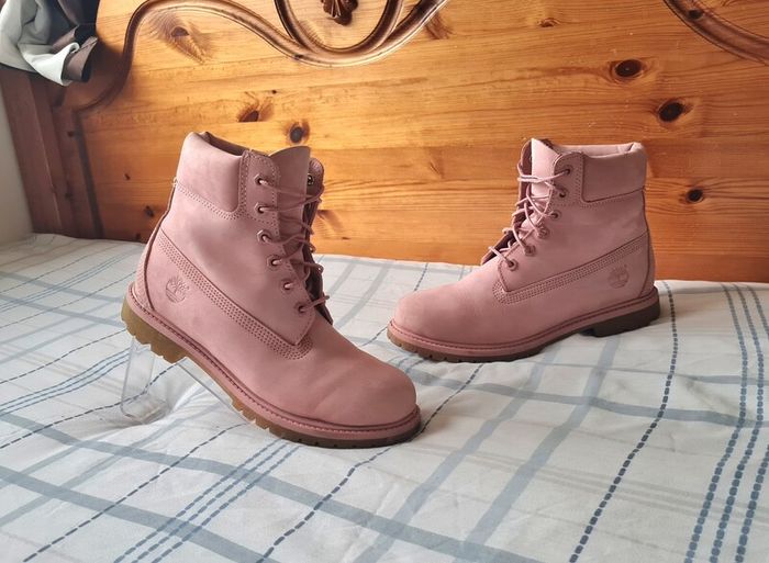 Timberland premium boots Size 7 eu 41 pink suade In excellent condition