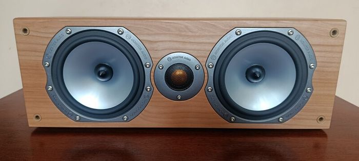 Monitor Audio BR-LCR centre speaker