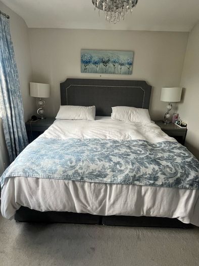 King sized bed