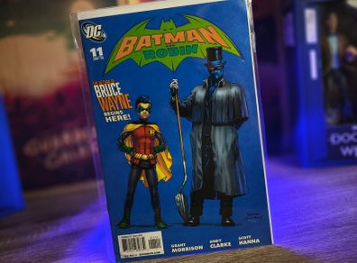 Batman and Robin ! Issue #11 ! Return of Bruce Wayne Begins Here ! 2010 ! by DC Comics !