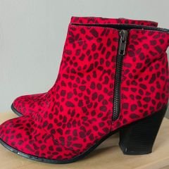 Leopard print ankle boots size 7