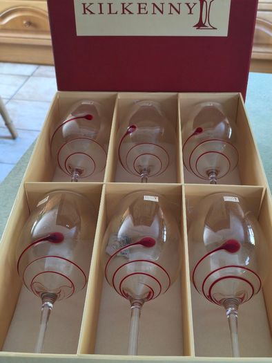 Duiske Kilkenny Red Fusion 6 stunning Red wine glasses New and boxed