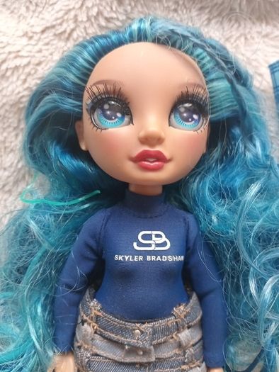 Skylar bradshaw rainbow high doll