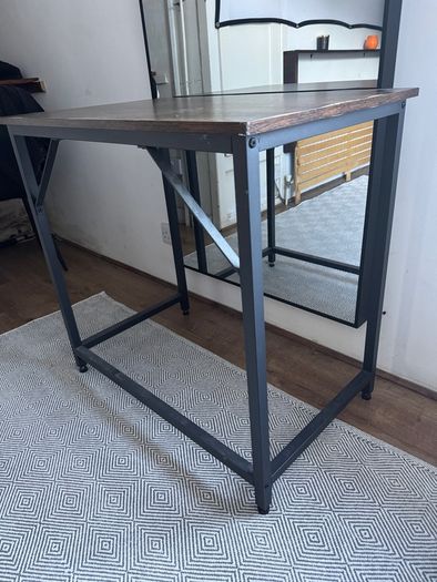 Laptop desk
