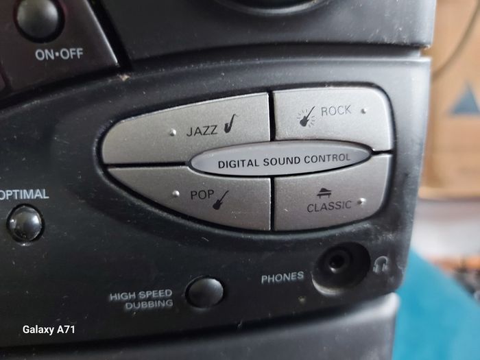 Philips Music HiFi System, Model FW355C, 3 CD, Dual Tape and Radio, in very good condition