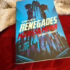 book "Reneqades" by Marissa Meyer