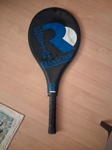 Tennis racquet