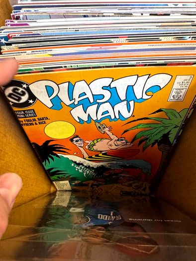 DC Long Comic Box w 250 comics for Sale (2)
