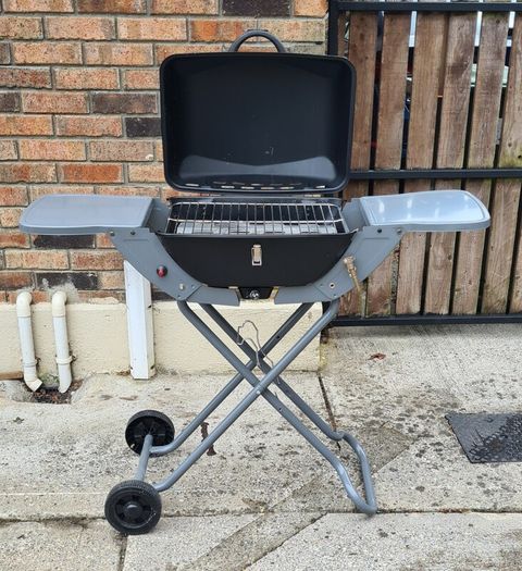 Portable Gas BBQ (Table Top or on Stand)