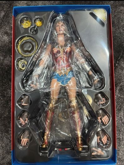 Hot Toys Wonder Woman 1984