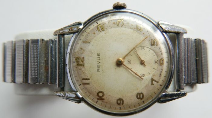 Vintage REVUE Thommen. Circa 1945..Caliber 59. Swiss Made (works ok)