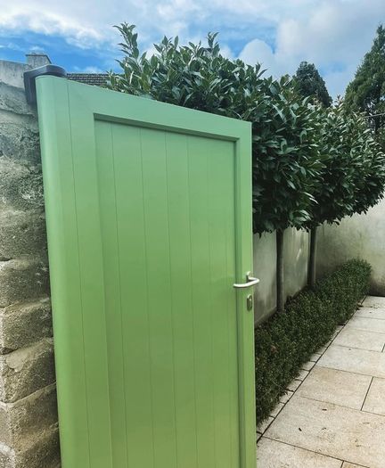 Side Gates
