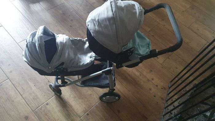 deluxe twin pram